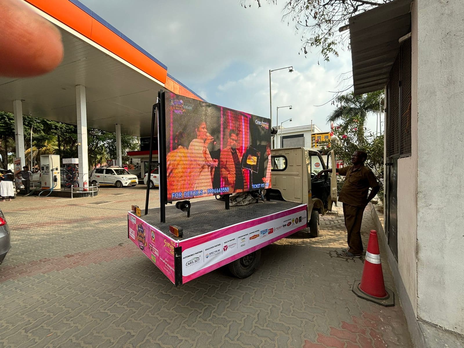 Mobile Van Branding gallery
